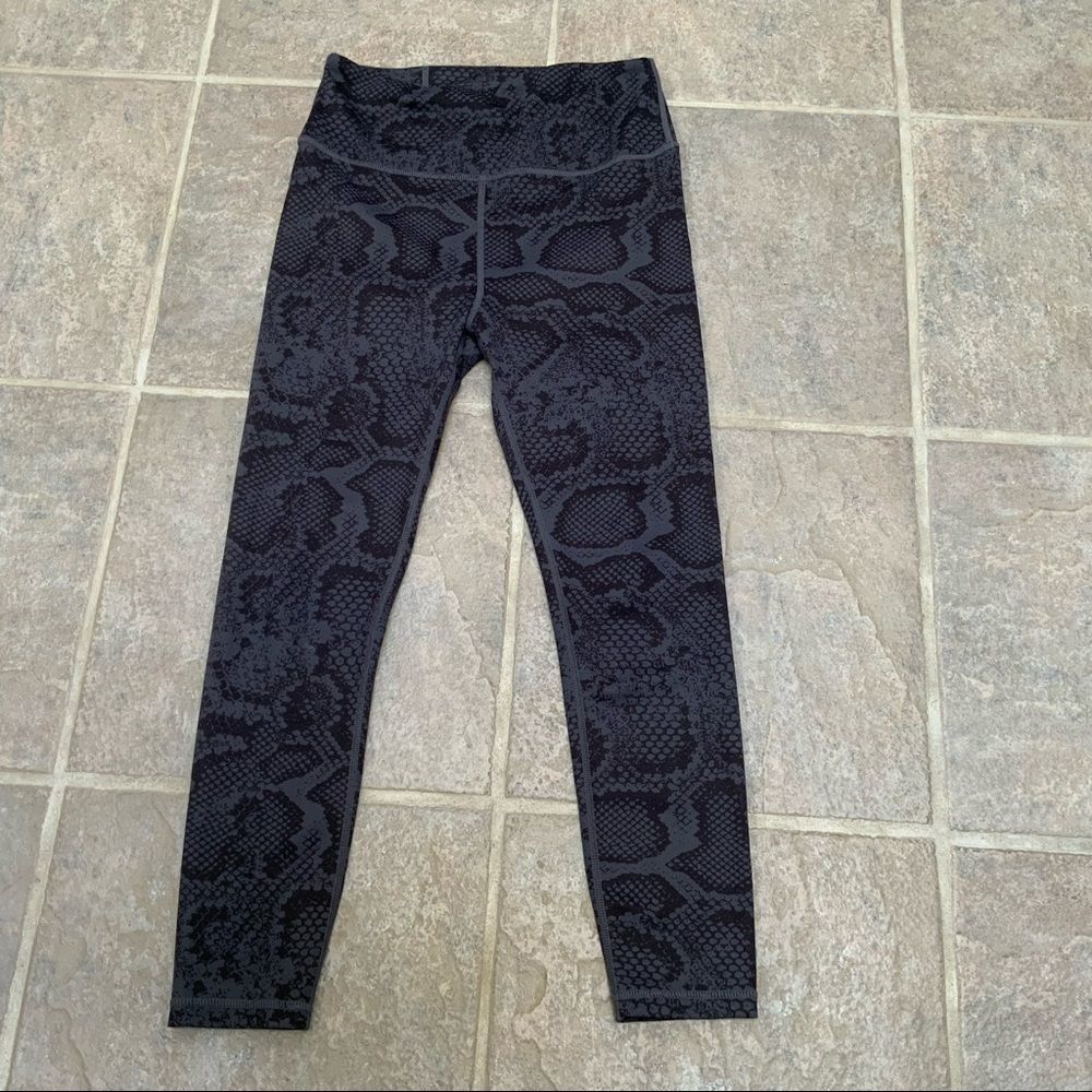 đ
șallfenixâ animal print high rise leggings. - Picture 2 of 10